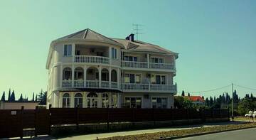 Фотографии Гостиница Guest house Na Figurnoy 51 г. Адлер Краснодарский край (Россия) №1 Фото Гостиница Guest house Na Figurnoy 51 г. Адлер 1