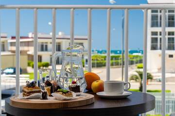 Фото номера Апартаменты-Модерн двухкомнатные (Two-room Modern Apartment) Гостиница Бархатные Сезоны Екатерининский Квартал г. Адлер 11