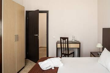 Фото номера Апартаменты-Модерн двухкомнатные (Two-room Modern Apartment) Гостиница Бархатные Сезоны Екатерининский Квартал г. Адлер 6