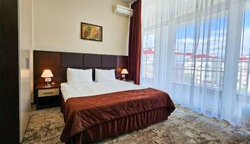 Фото номера Апартаменты-Модерн трехкомнатные (Three-room Modern Apartment) Гостиница Бархатные Сезоны Екатерининский Квартал г. Адлер 7