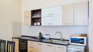 Фото номера Апартаменты-Модерн трехкомнатные (Three-room Modern Apartment) Гостиница Бархатные Сезоны Екатерининский Квартал г. Адлер 13