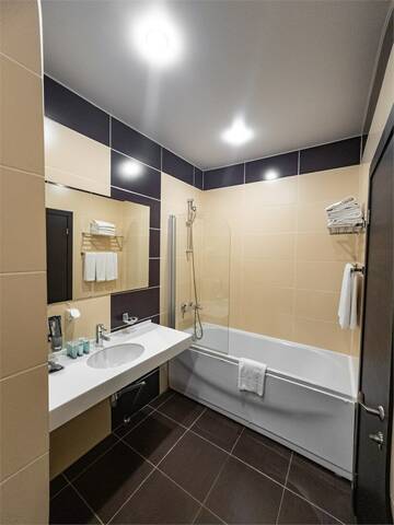 Фото номера Апартаменты-Модерн трехкомнатные (Three-room Modern Apartment) Гостиница Бархатные Сезоны Екатерининский Квартал г. Адлер 18