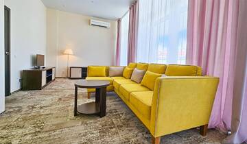 Фото номера Апартаменты-Модерн трехкомнатные (Three-room Modern Apartment) Гостиница Бархатные Сезоны Екатерининский Квартал г. Адлер 15