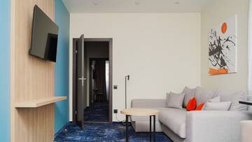 Фото номера Апартаменты Комфорт с кухней 2-комнатные (Apartment Comfort two-room) Гостиница Бархатные Сезоны Екатерининский Квартал г. Адлер 8