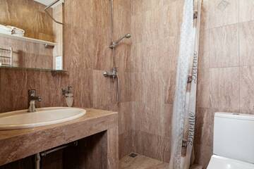 Фото номера Комната стандарт с 1 двуспальной кроватью (1 этаж) Гостиница Астра г. Адлер 17