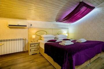 Фото номера 2-местный номер стандарт (мансарда) Гостевой дом Galla Hotel г. Адлер 6