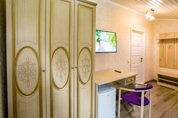 Фото номера 2-местный номер стандарт (мансарда) Гостевой дом Galla Hotel г. Адлер 3
