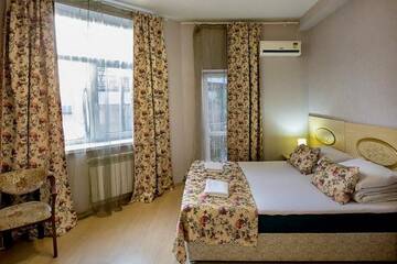 Фото номера 2-местный номер стандарт  с балконом Гостевой дом Galla Hotel г. Адлер 2