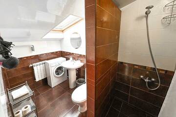 Фото номера 2-комнатные апартаменты стандарт (мансарда) Гостевой дом Galla Hotel г. Адлер 10