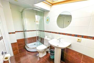 Фото номера Номер стандарт семейный (мансарда) Гостевой дом Galla Hotel г. Адлер 7