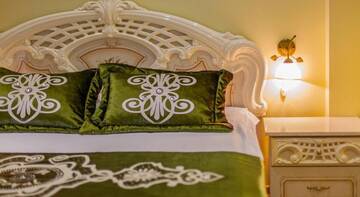 Фото номера Стандартный двухместный номер с 1 кроватью Гостиница SM Royal Hotel г. Адлер 4