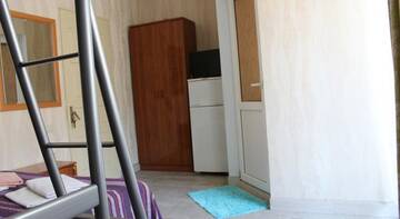 Фото номера Трехместный номер с основными удобствами Гостиница Гостевой Дом Энола г. Адлер 4