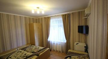 Фото номера Трехместный номер Гостиница Афалина г. Адлер 4