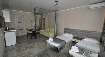 Фото номера Улучшенный номер - студио Гостиница Color Olympics Guest House г. Адлер 8
