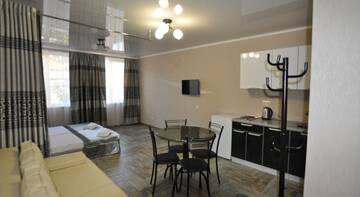 Фото номера Улучшенный номер - студио Гостиница Color Olympics Guest House г. Адлер 5