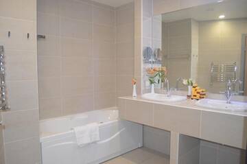 Фото номера Апартаменты Делюкс Гостиница Diana Palace г. Адлер 11