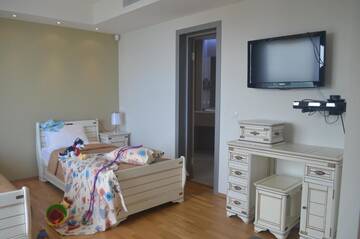 Фото номера Семейные апартаменты Делюкс Гостиница Diana Palace г. Адлер 6
