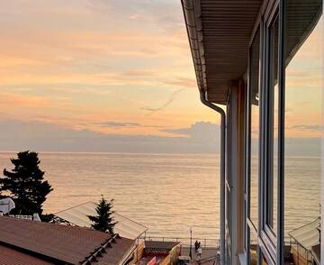 Фото номера Трехместный номер с балконом и боковым видом на море Гостиница Admiral Olympic Beach Sochi г. Адлер 7