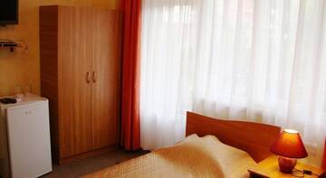 Фото номера Двухместный номер с 2 отдельными кроватями и балконом Гостиница Guest House Teremok г. Адлер 4