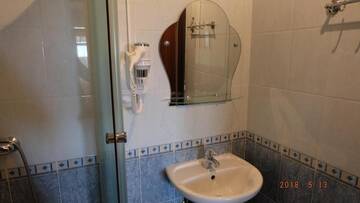 Фото номера Трехместный номер Гостиница AdlerOk Guest House г. Адлер 6