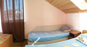 Фото номера Четырехместный номер Делюкс Гостиница Guest House Na Norodnoy г. Адлер 2