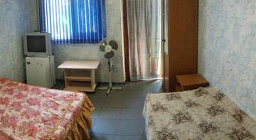 Фото номера Стандартный трехместный номер Гостиница Guest House Na Norodnoy г. Адлер 3
