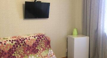 Фото номера Номер с 1 двуспальной кроватью или 2 односпальными кроватями и ванной комнатой Гостиница Гостевой Дом Антонина г. Адлер 4