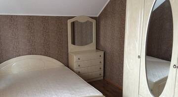 Фото номера Семейный номер с общей ванной комнатой Гостиница Zhemchuzhnaya Guest House г. Адлер 3
