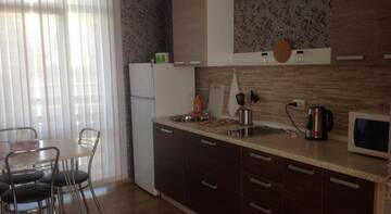 Фото номера Улучшенные апартаменты Гостиница Pereletnaya 16 г. Адлер 9