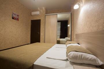 Фото номера Классический семейный номер Гостиница ML Hotel г. Адлер 8
