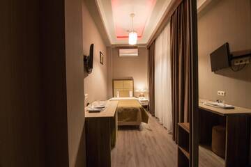 Фото номера Одноместный номер с ванной комнатой Гостиница ML Hotel г. Адлер 4