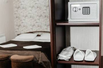Фото номера Люкс двухкомнатный Гостиница Надежда г. Адлер 4