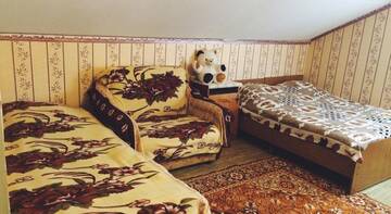 Фото номера Четырехместный номер с ванной Гостевой дом Радушные Южане  г. Адлер 5