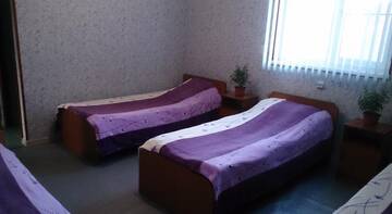 Фото номера Кровать в трехместном общем мужском номере Гостиница Фиалка г. Адлер 5