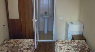 Фото номера Улучшенный двухместный номер с 2 отдельными кроватями Гостиница Dikovinka-Sochi Guest House г. Адлер 2