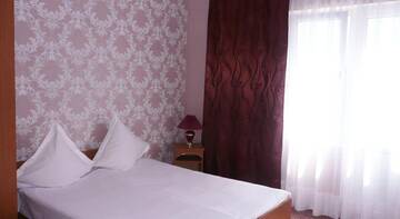 Фото номера Трехместный номер с собственной ванной комнатой Гостиница Guest House VEND г. Адлер 4