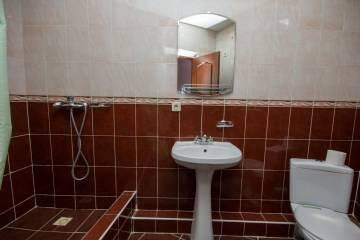 Фото номера Четырехместный номер &quot;Комфорт&quot; Гостиница Guest House Kristina г. Адлер 3