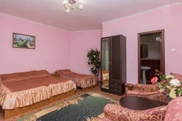 Фото номера Четырехместный номер &quot;Комфорт&quot; Гостиница Guest House Kristina г. Адлер 2