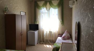 Фото номера Трехместный номер  Гостиница Guest House u Kati г. Адлер 3