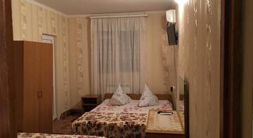 Фото номера Двухместный номер с 2 отдельными кроватями и собственной ванной комнатой Гостиница Guest House u Kati г. Адлер 4