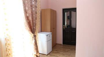 Фото номера Двухместный номер с 2 отдельными кроватями и ванной комнатой Гостиница Гостевой дом AliAis г. Адлер 9