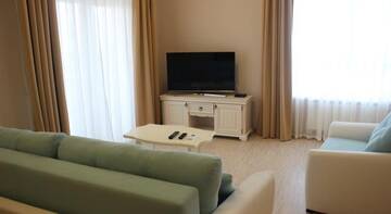 Фото номера Апартаменты Делюкс Гостиница with Terrace on Triumfalnaia г. Адлер 7