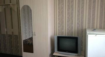 Фото номера Стандартный трехместный номер Гостиница Гостевой дом «На Просвещения 36А» г. Адлер 3