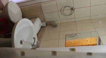 Фото номера Бюджетный двухместный номер с 2 отдельными кроватями Гостиница Гостевой Дом Дельфинчик г. Адлер 4