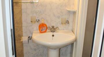 Фото номера Двухместный номер с 2 отдельными кроватями Гостиница Guest house Anastasiya г. Адлер 3