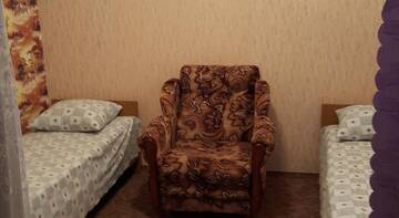 Фото номера Двухместный номер с 2 отдельными кроватями и общей ванной комнатой Гостиница Ираида г. Адлер 4