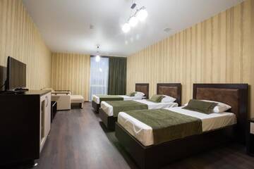 Фото номера Трехместный номер «Комфорт» с душем Гостиница Sport hotel Vitamin г. Адлер 2