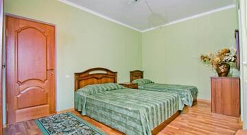 Фото номера Трехместный номер с балконом Гостиница Гостевой дом Exotic г. Адлер 3