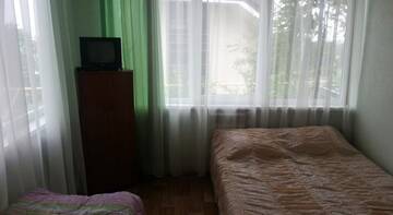 Фото номера Четырехместный номер -люкс Гостиница Гостевой дом «На Белых акаций» г. Адлер 3