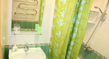 Фото номера Трехместный номер с общей ванной комнатой Гостиница Guest House Sarissa г. Адлер 15